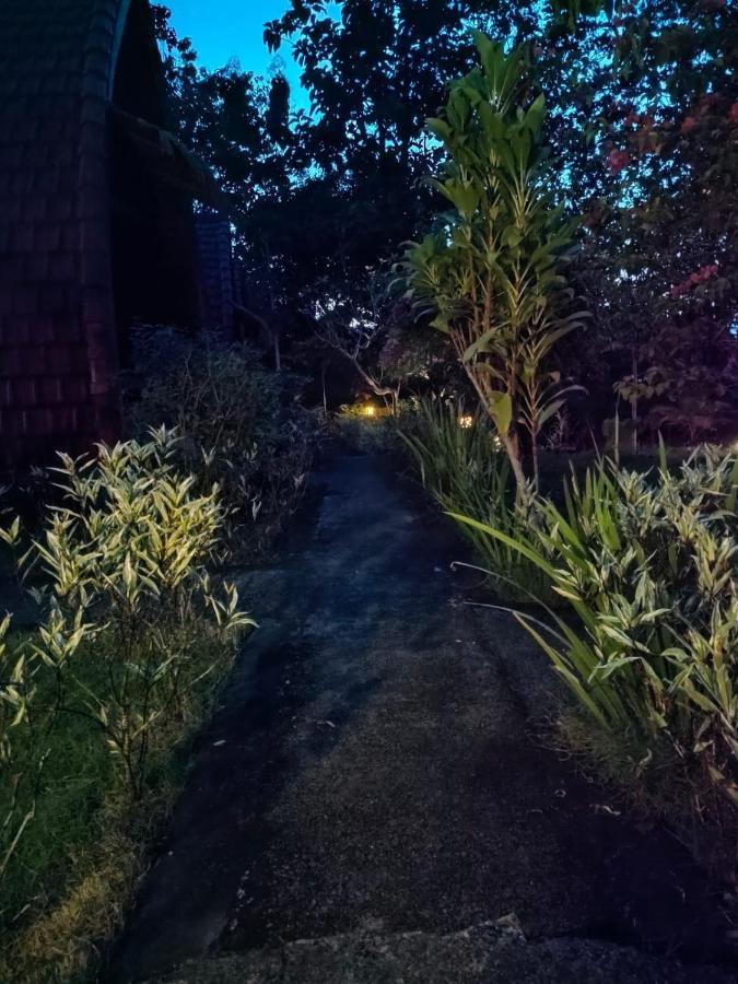 Bougainvillea Bungalow Batumadeg Ngoại thất bức ảnh
